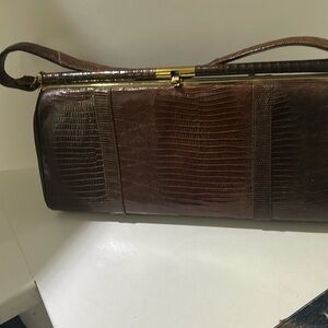 Elegant Brown Leather Women’s Alligator Bag.